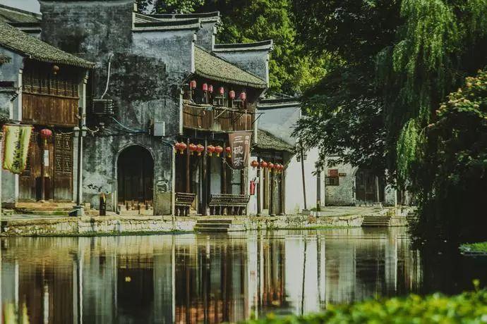 2018年，河南邙山挖出明代县令墓，出土镇墓符瓦片